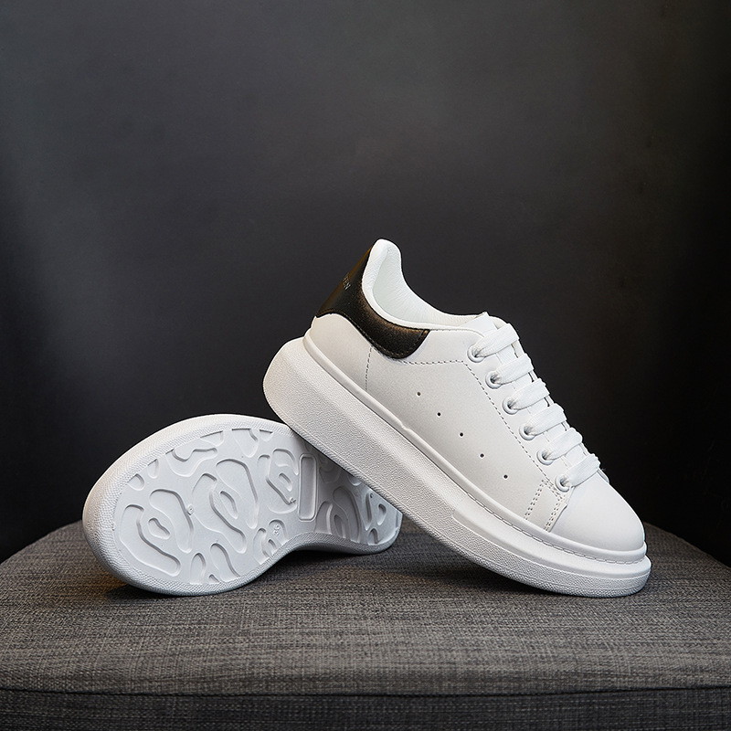 Dou Chuan White Thick-Soled Casual Shoes